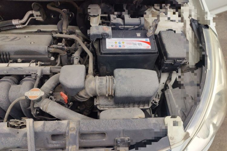 Used Hyundai Verna (older generation) 2010 Sedan 1.4L Automatic Comfort Model GS Engine Bay Left