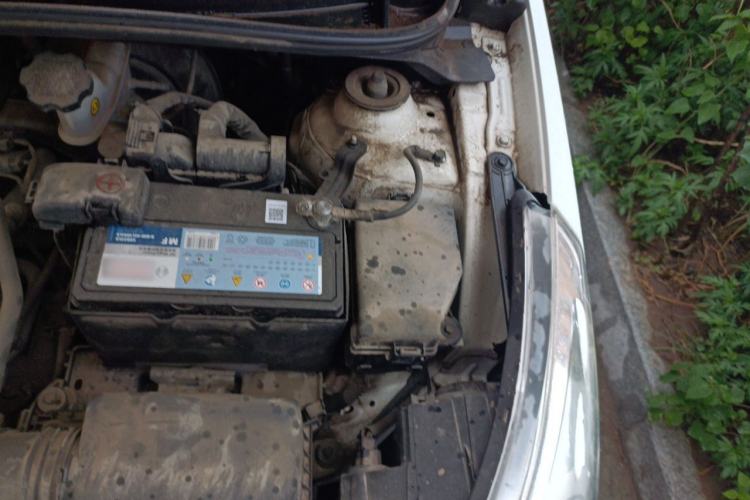 Used Hyundai Verna (older generation) 2010 Sedan 1.4L Automatic Fashionable GT Model Engine Bay Left