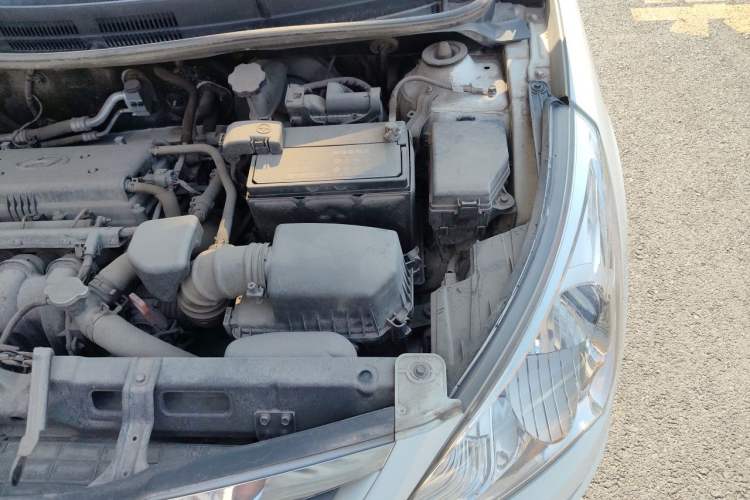 Used Hyundai Verna (older generation) 2010 Sedan 1.4L Automatic Fashionable GT Model Engine Bay Left