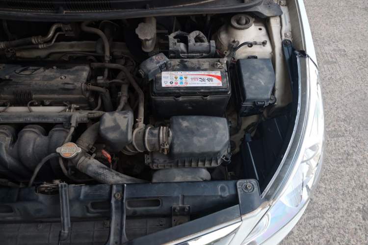 Used Hyundai Verna (older generation) 2010 Sedan 1.4L Automatic Fashionable GT Model Engine Bay Left