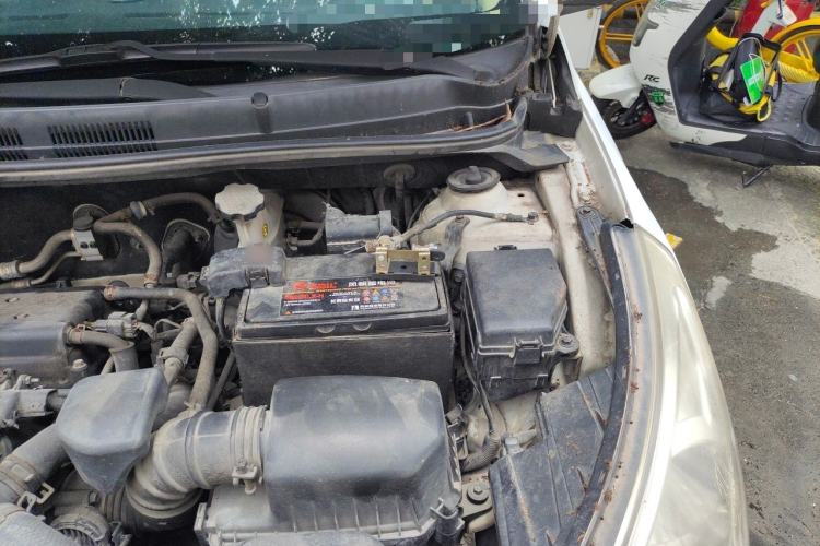 Used Hyundai Verna (older generation) 2010 Sedan 1.4L Manual Comfort GS Engine Bay Left