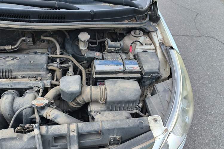 Used Hyundai Verna (older generation) 2010 Sedan 1.4L Manual Comfort GS Engine Bay Left