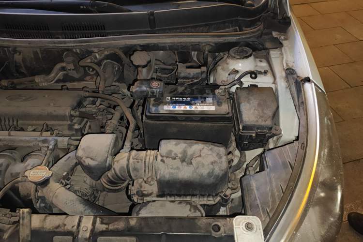 Used Hyundai Verna (older generation) 2010 Sedan 1.4L Manual Comfort GS Engine Bay Left
