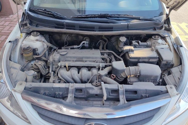 Used Hyundai Verna (older generation) 2010 Sedan 1.4L Automatic Fashionable GT Model Engine Bay