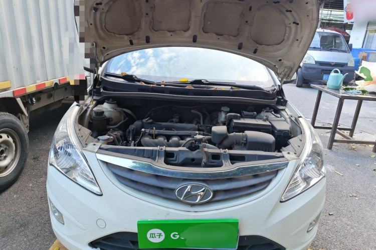 Used Hyundai Verna (older generation) 2010 Sedan 1.4L Manual Comfort GS Engine Bay