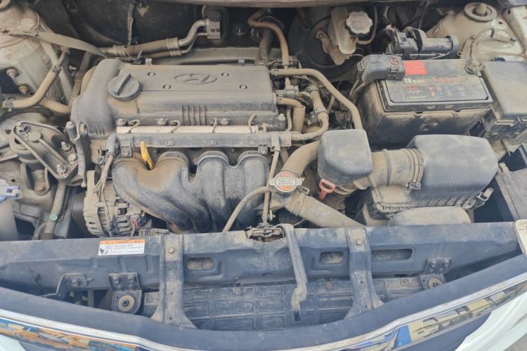 Used Hyundai Verna (older generation) 2010 Sedan 1.4L Automatic Comfort Model GS Engine Bay