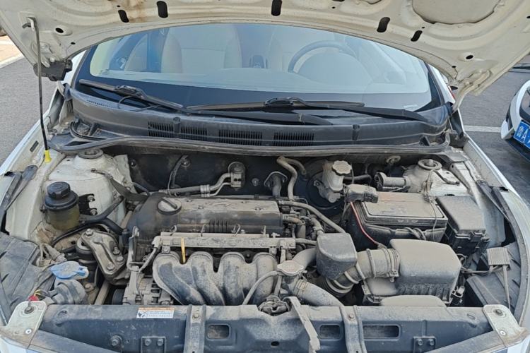 Used Hyundai Verna (older generation) 2010 Sedan 1.4L Manual Comfort GS Engine Bay