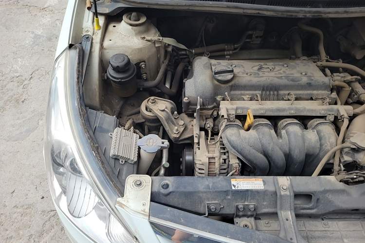 Used Hyundai Verna (older generation) 2010 Sedan 1.4L Automatic Fashionable GT Model Engine Bay Right