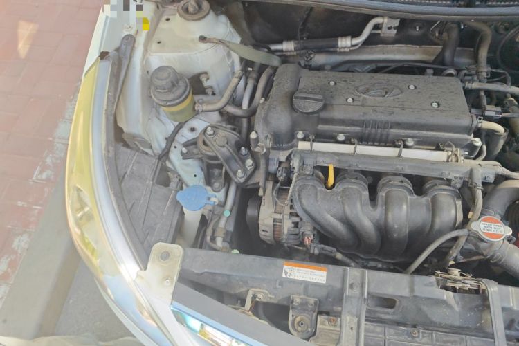 Used Hyundai Verna (older generation) 2010 Sedan 1.4L Automatic Fashionable GT Model Engine Bay Right
