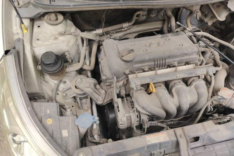 Used Hyundai Verna (older generation) 2010 Sedan 1.4L Automatic Fashionable GT Model Engine Bay Right