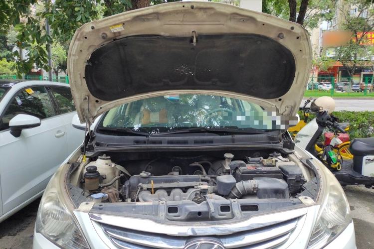 Used Hyundai Verna (older generation) 2010 Sedan 1.4L Manual Comfort GS Engine Bay
