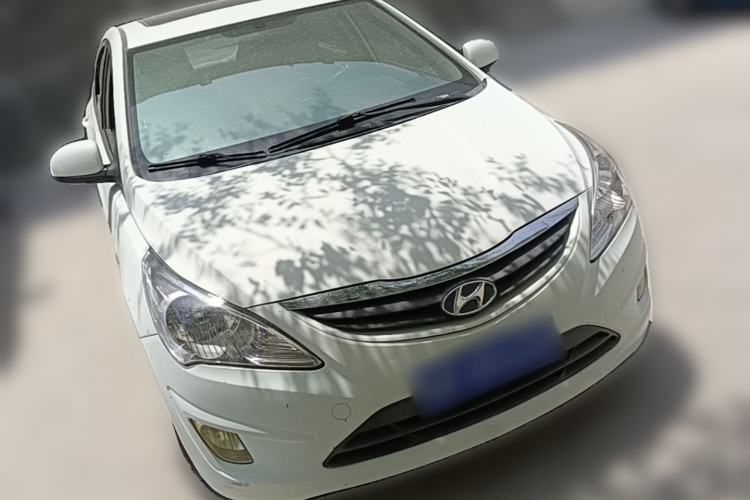 Used Hyundai Verna (older generation) 2010 Sedan 1.4L Automatic Fashionable GT Model Front Right 45 Deg