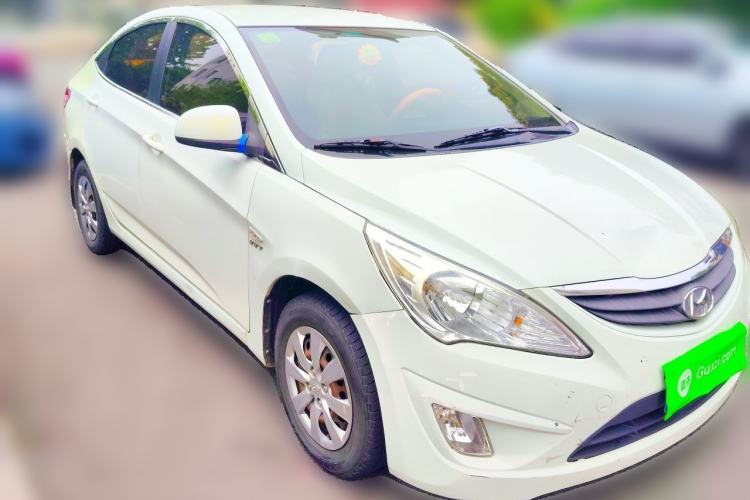 Used Hyundai Verna (older generation) 2010 Sedan 1.4L Automatic Comfort Model GS Front Right 45 Deg
