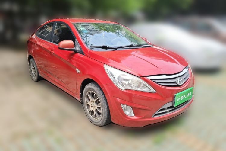 Used Hyundai Verna (older generation) 2010 Sedan 1.4L Manual Comfort GS Front Right 45 Deg