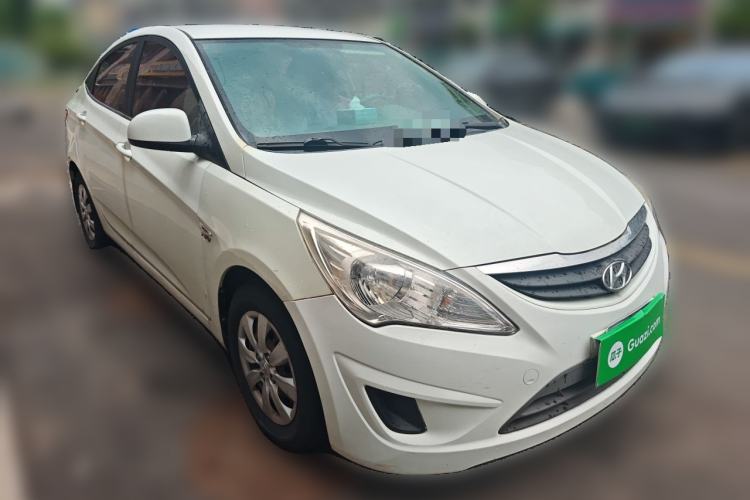 Used Hyundai Verna (older generation) 2010 Sedan 1.4L Manual Standard GL Model Front Right 45 Deg