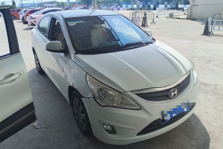 Used Hyundai Verna (older generation) 2010 Sedan 1.4L Automatic Comfort Model GS Front Right 45 Deg