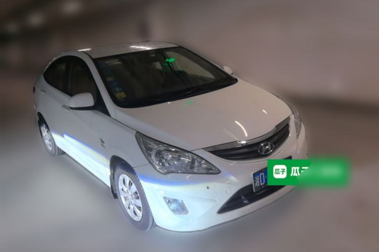 Used Hyundai Verna (older generation) 2010 Sedan 1.4L Automatic Comfort Model GS Front Right 45 Deg