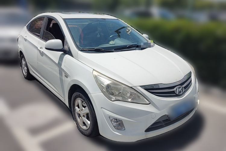 Used Hyundai Verna (older generation) 2010 Sedan 1.4L Automatic Fashionable GT Model Front Right 45 Deg