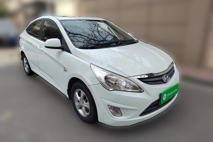 Used Hyundai Verna (older generation) 2010 Sedan 1.4L Automatic Fashionable GT Model Front Right 45 Deg