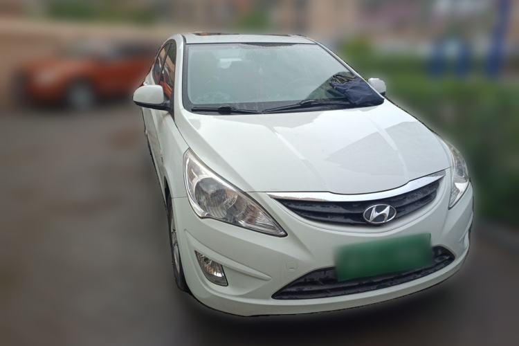 Used Hyundai Verna (older generation) 2010 Sedan 1.4L Automatic Fashionable GT Model Front Right 45 Deg