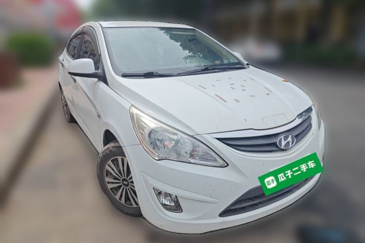 Used Hyundai Verna (older generation) 2010 Sedan 1.4L Manual Comfort GS Front Right 45 Deg