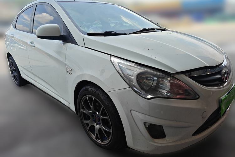 Used Hyundai Verna (older generation) 2010 Sedan 1.4L Automatic Fashionable GT Model Front Right 45 Deg