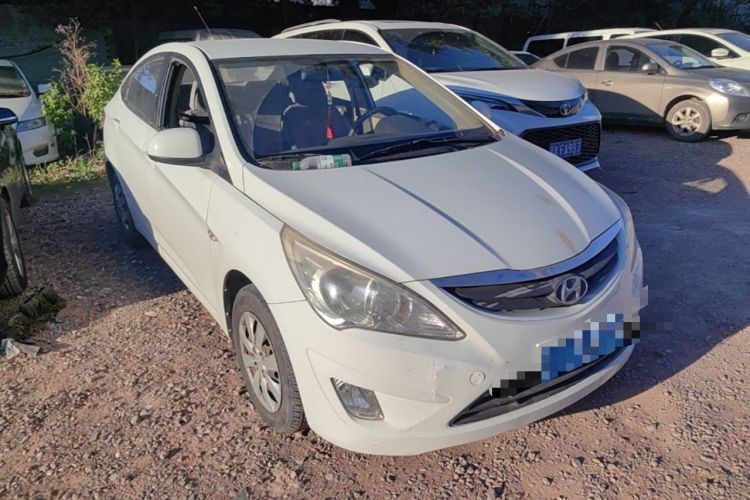 Used Hyundai Verna (older generation) 2010 Sedan 1.4L Automatic Comfort Model GS Front Right 45 Deg