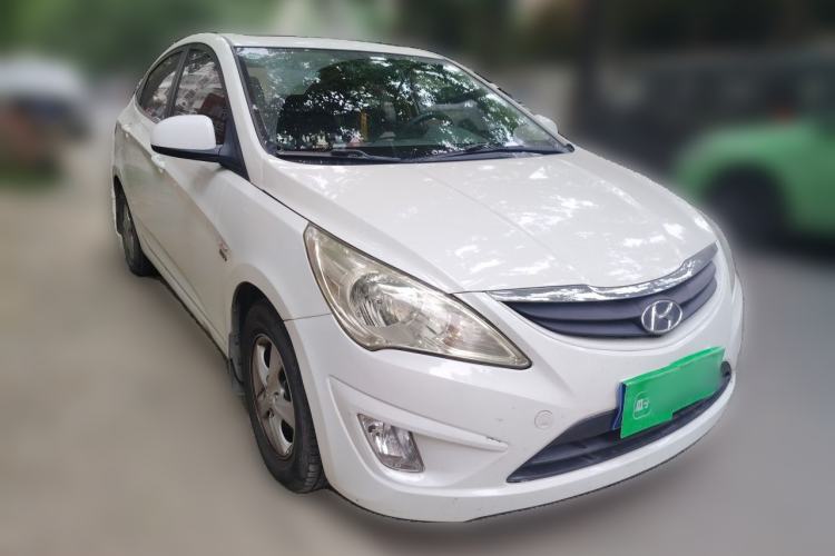 Used Hyundai Verna (older generation) 2010 Sedan 1.4L Automatic Fashionable GT Model Front Right 45 Deg