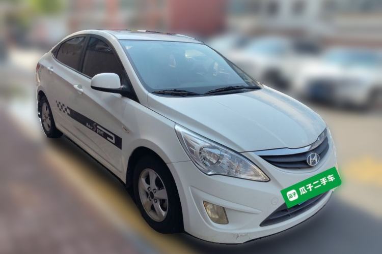 Used Hyundai Verna (older generation) 2010 Sedan 1.4L Automatic Fashionable GT Model Front Right 45 Deg