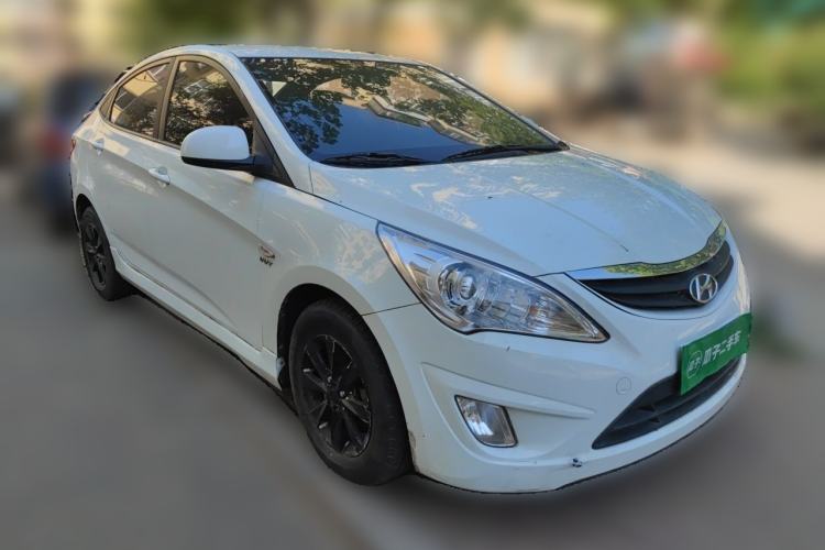 Used Hyundai Verna (older generation) 2010 Sedan 1.4L Automatic Comfort Model GS Front Right 45 Deg