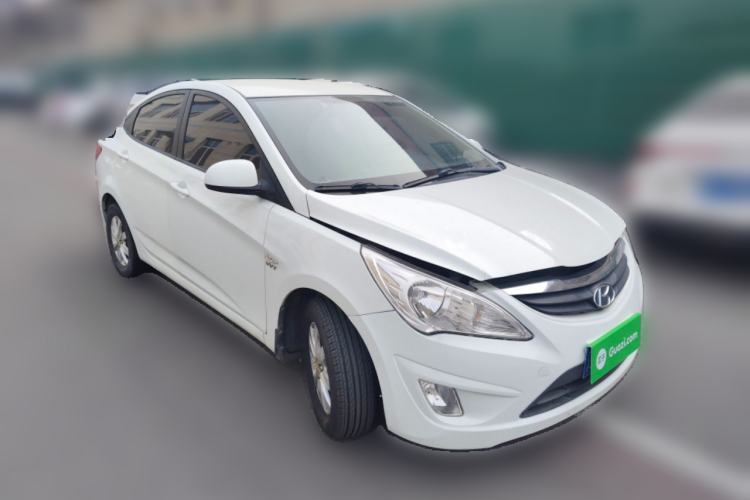 Used Hyundai Verna (older generation) 2010 Sedan 1.4L Manual Standard GL Model Front Right 45 Deg