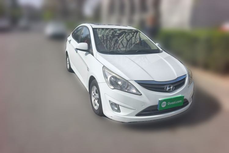 Used Hyundai Verna (older generation) 2010 Sedan 1.4L Automatic Fashionable GT Model Front Right 45 Deg