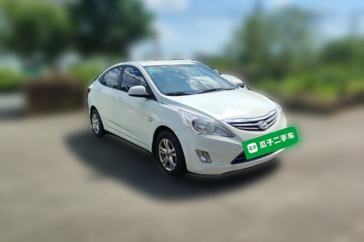 Used Hyundai Verna (older generation) 2010 Sedan 1.4L Manual Comfort GS Front Right 45 Deg