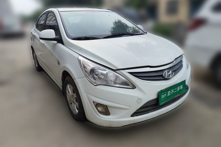 Used Hyundai Verna (older generation) 2010 Sedan 1.4L Manual Standard GL Model Front Right 45 Deg