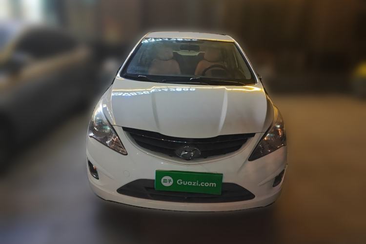 Used Hyundai Verna (older generation) 2010 Sedan 1.4L Manual Comfort GS Front