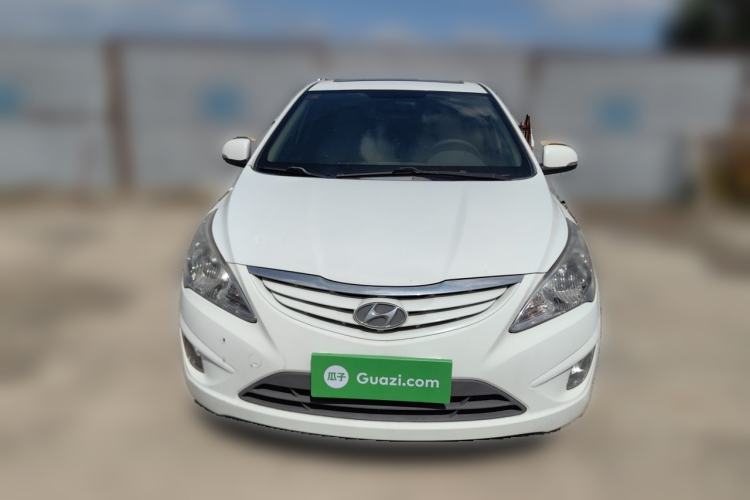 Used Hyundai Verna (older generation) 2010 Sedan 1.4L Automatic Luxury GLS Trim Front