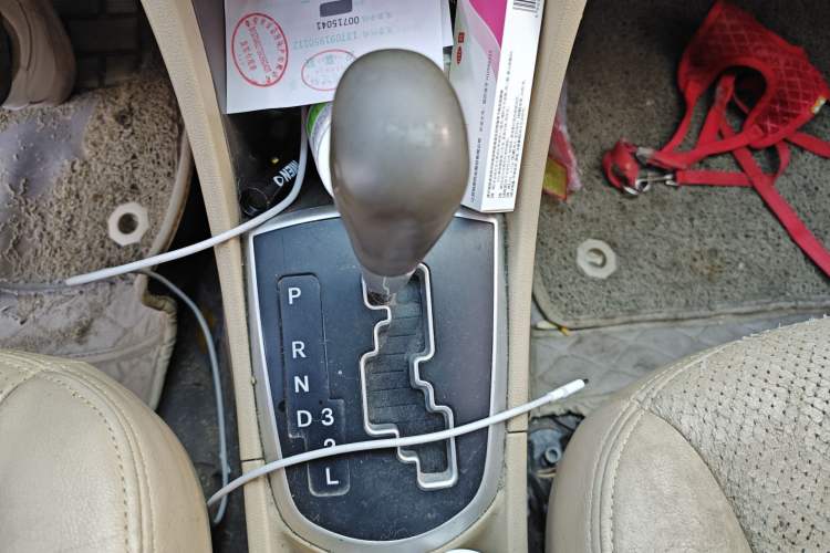 Used Hyundai Verna (older generation) 2010 Sedan 1.4L Automatic Comfort Model GS Gear Lever