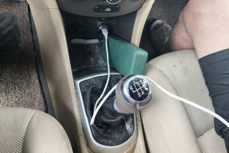 Used Hyundai Verna (older generation) 2010 Sedan 1.4L Manual Comfort GS Gear Lever