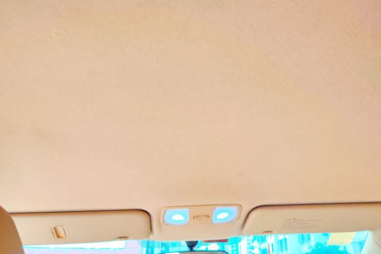 Used Hyundai Verna (older generation) 2010 Sedan 1.4L Automatic Comfort Model GS Headliner