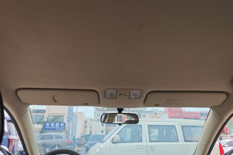 Used Hyundai Verna (older generation) 2010 Sedan 1.4L Automatic Comfort Model GS Headliner