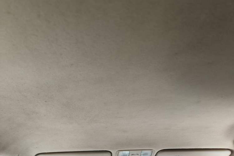 Used Hyundai Verna (older generation) 2010 Sedan 1.4L Automatic Comfort Model GS Headliner