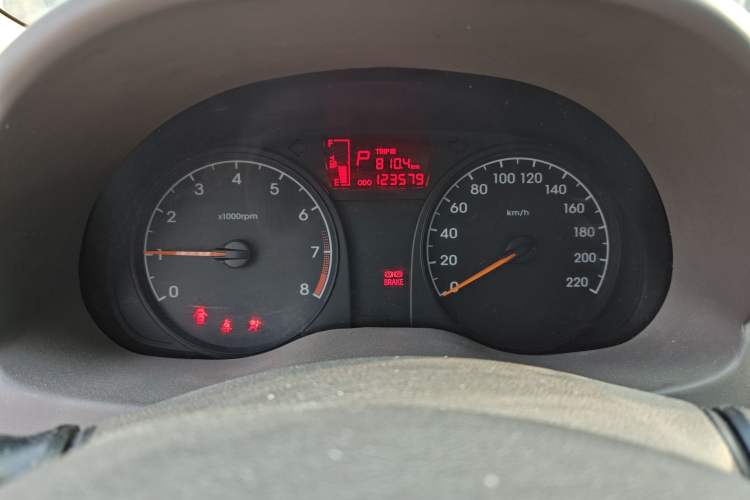 Used Hyundai Verna (older generation) 2010 Sedan 1.4L Automatic Comfort Model GS Instrument Cluster
