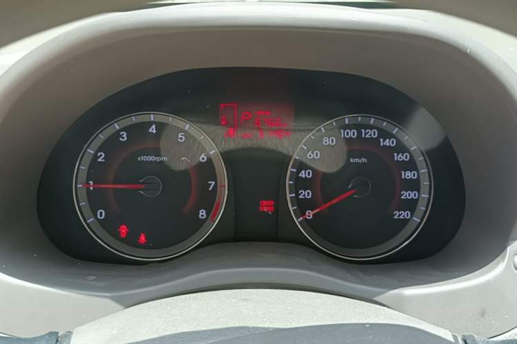 Used Hyundai Verna (older generation) 2010 Sedan 1.4L Automatic Fashionable GT Model Instrument Cluster