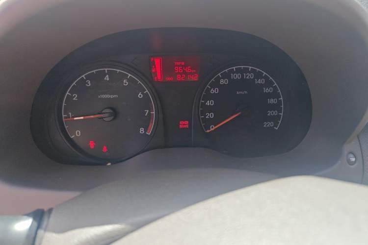 Used Hyundai Verna (older generation) 2010 Sedan 1.4L Manual Comfort GS Instrument Cluster