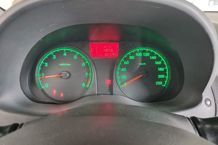 Used Hyundai Verna (older generation) 2010 Sedan 1.4L Manual Comfort GS Instrument Cluster
