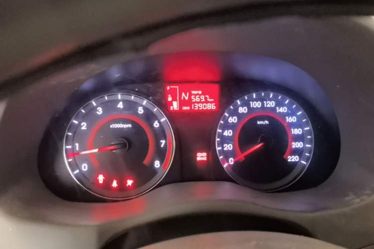 Used Hyundai Verna (older generation) 2010 Sedan 1.4L Automatic Fashionable GT Model Instrument Cluster