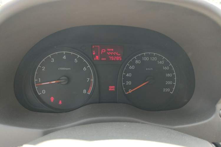 Used Hyundai Verna (older generation) 2010 Sedan 1.4L Automatic Comfort Model GS Instrument Cluster