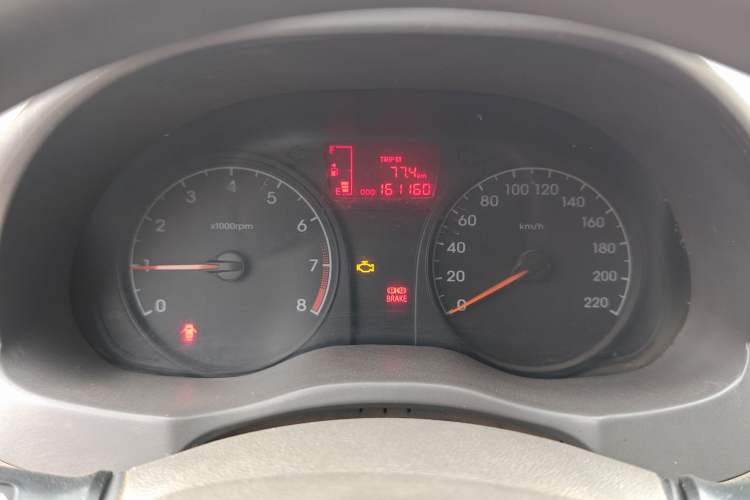 Used Hyundai Verna (older generation) 2010 Sedan 1.4L Manual Comfort GS Instrument Cluster
