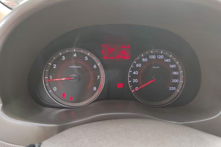 Used Hyundai Verna (older generation) 2010 Sedan 1.4L Automatic Fashionable GT Model Instrument Cluster