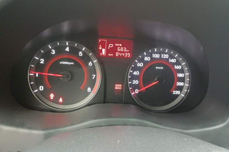 Used Hyundai Verna (older generation) 2010 Sedan 1.4L Automatic Fashionable GT Model Instrument Cluster